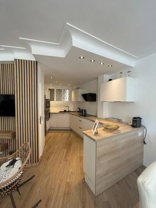 : Renove Proche Apartment *